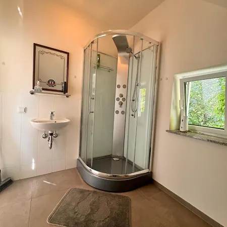 Apartment Donea Service *